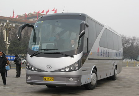 服务全国"两会"的安凯纯电动客车