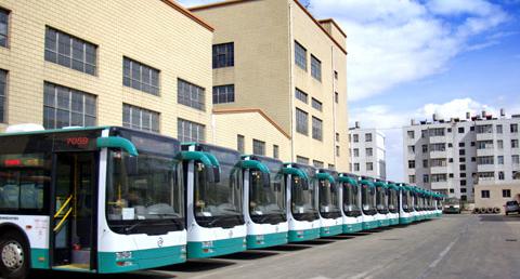 金旅xml6125jhev系列混合动力客车采用柴油和电混合能源驱动,高清图片